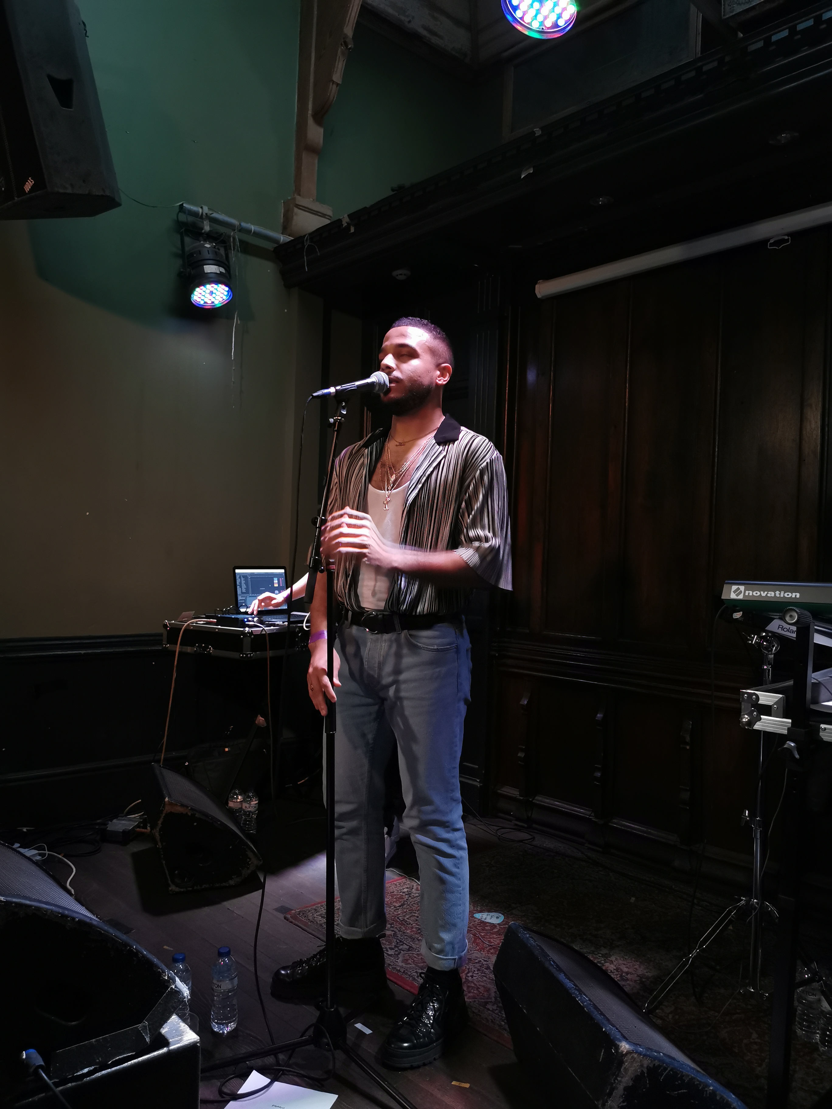 Tyron Webster - The Castle Hotel | Busk Music Management